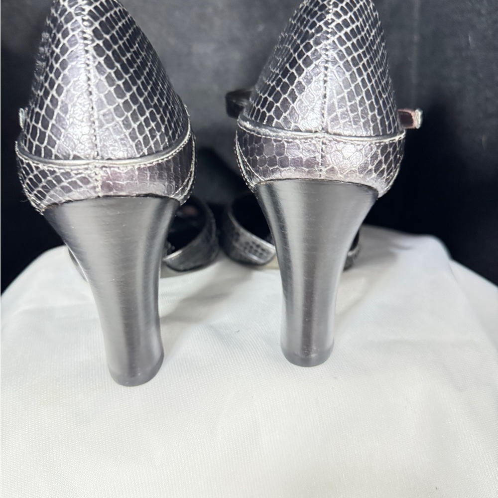 Elegant Silver Women's Heels Sz 7
